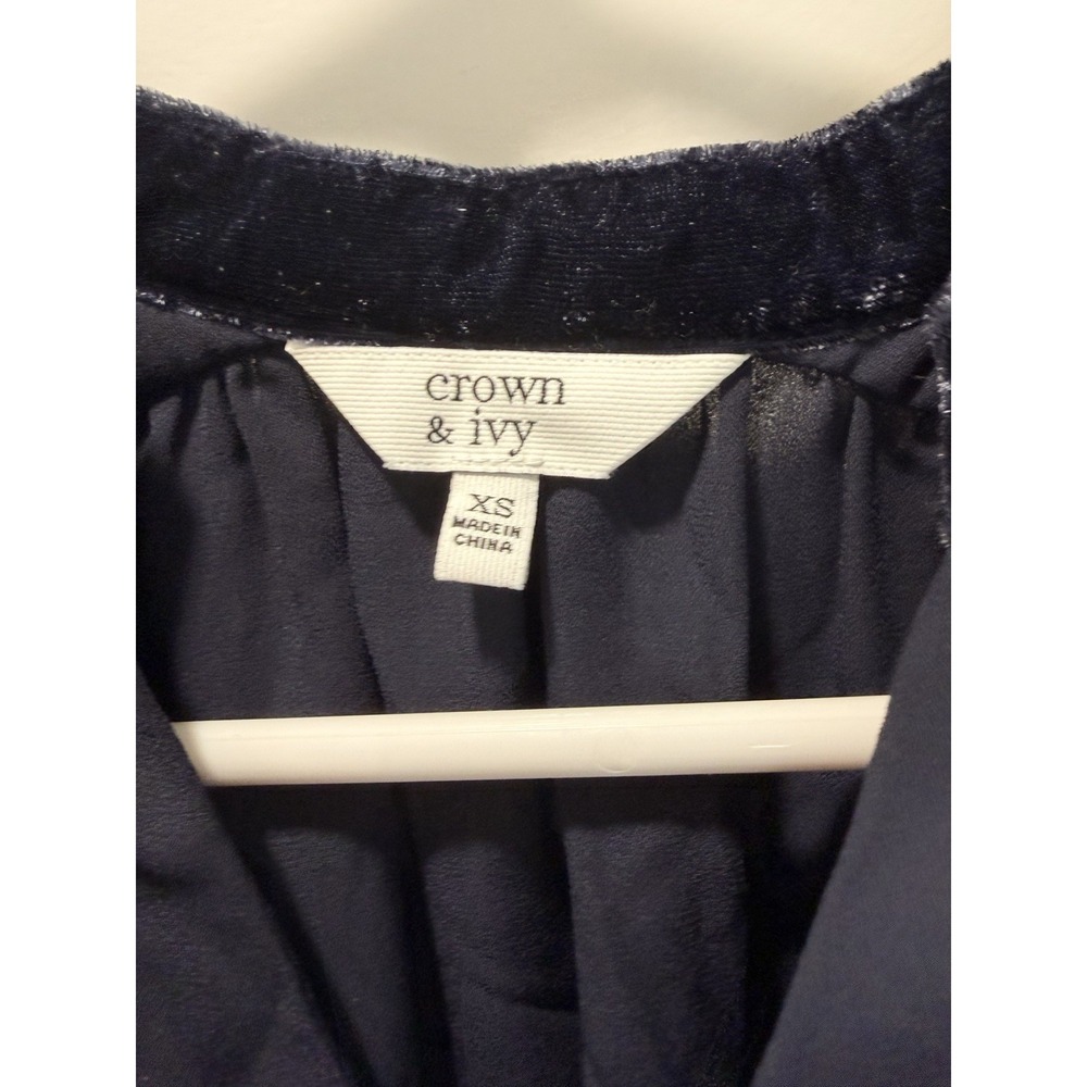 Crown & Ivy Navy Boho Top Womens XS Velvet Embroidered Peasant Blouse - Picture 4 of 5